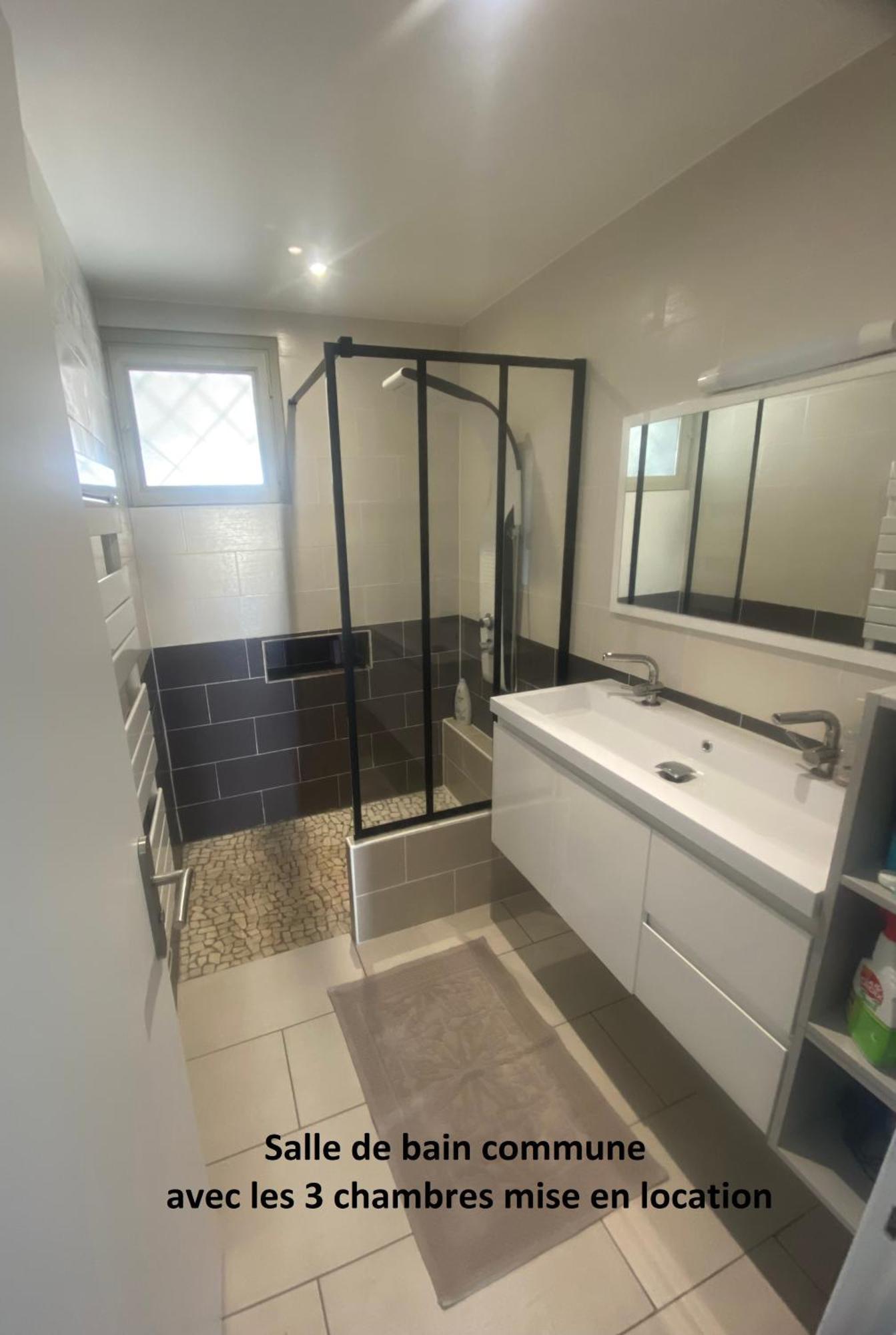 Chambre privée chez l habitant avec piscine de 1 à 3 chambres Grieges Esterno foto
