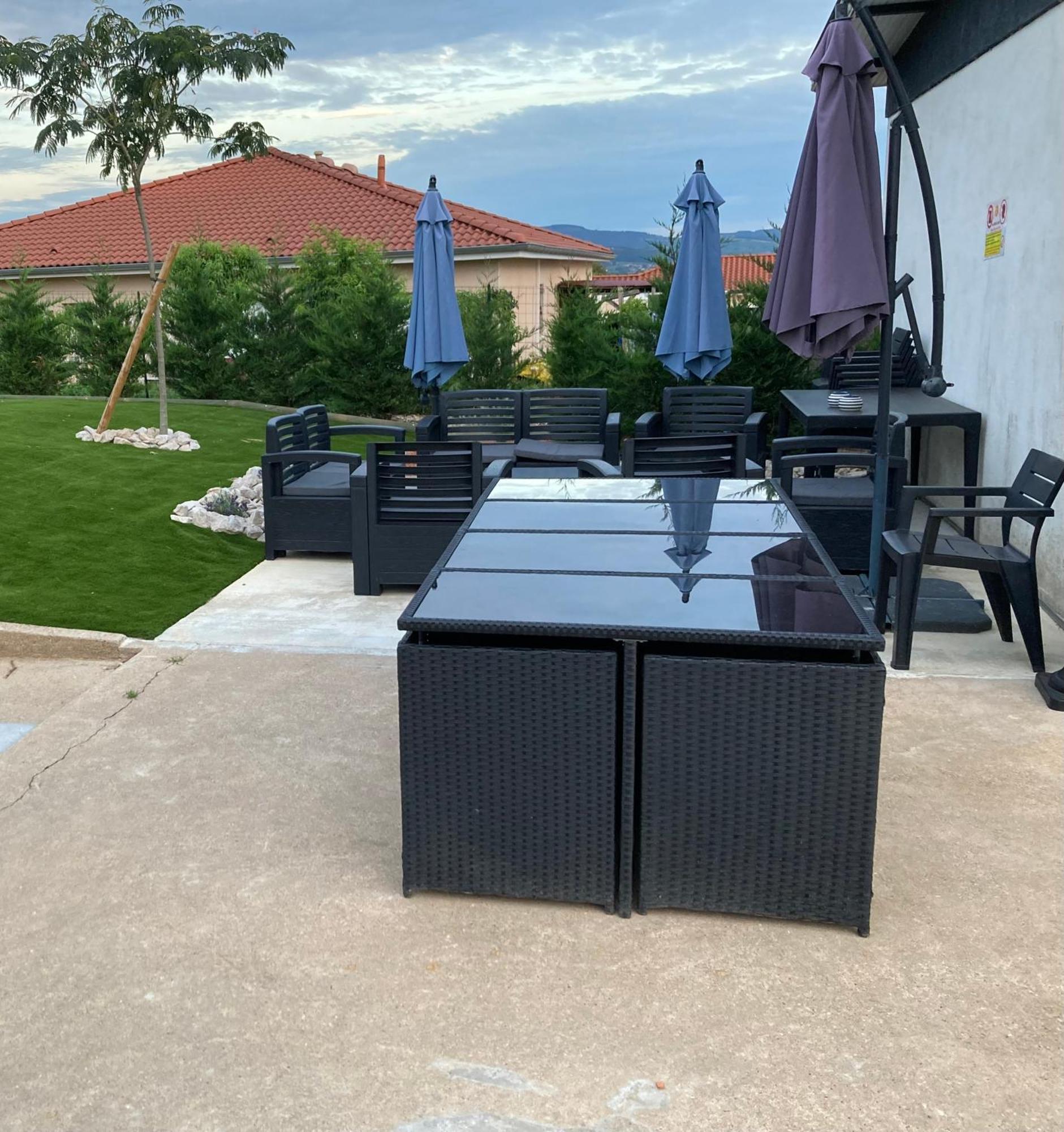 Chambre privée chez l habitant avec piscine de 1 à 3 chambres Grieges Esterno foto